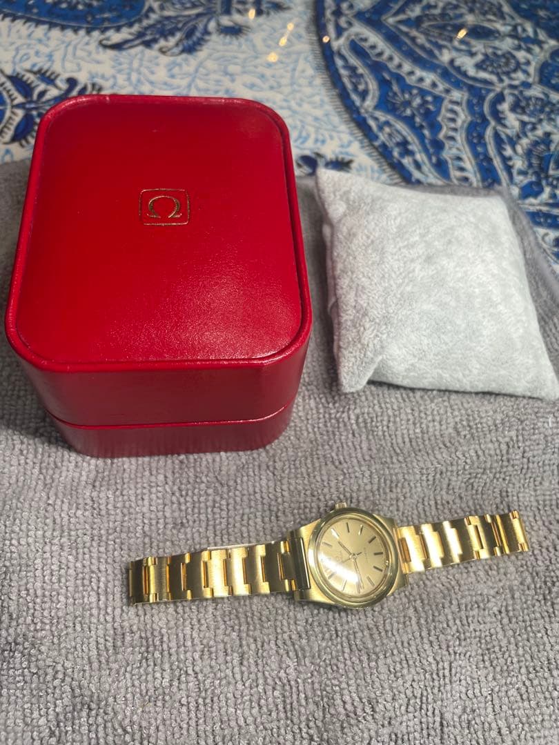 SWISS OMEGA 手巻き　レディース　正確稼働　ほぼ未使用　裏蓋シール　箱