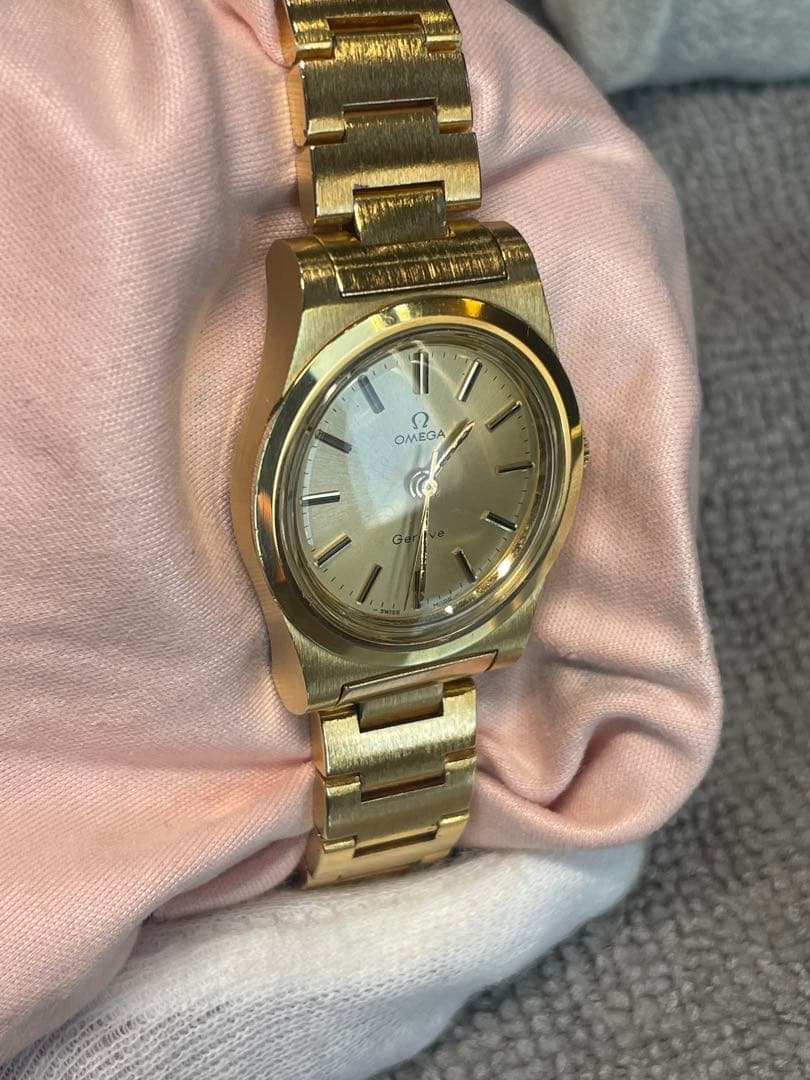 SWISS OMEGA 手巻き　レディース　正確稼働　ほぼ未使用　裏蓋シール　箱