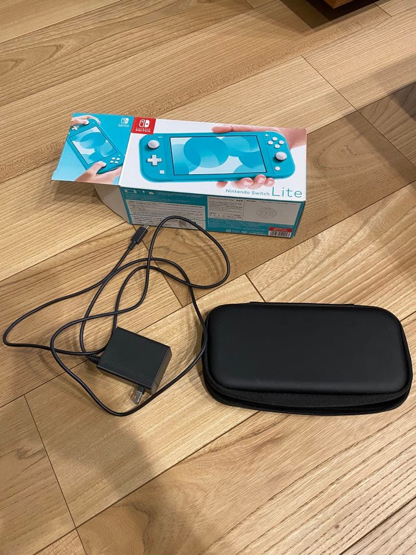 任天堂　スイッチ　ライト　ターコイズ 本体　美品