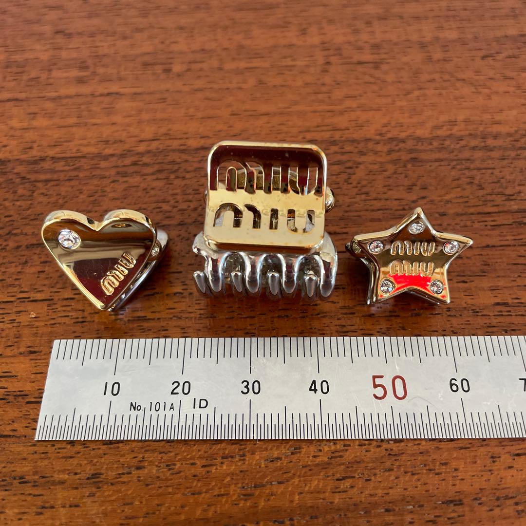 【付属品あり】MIU MIUメタル ヘアクリップ　3点セット　ロゴ　ストーン