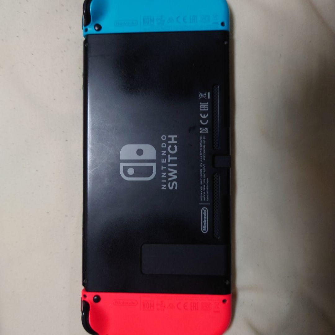 Nintendo Switch 本体と充電器