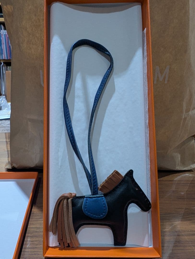 エルメス　ロデオチャーム PM レアな配色