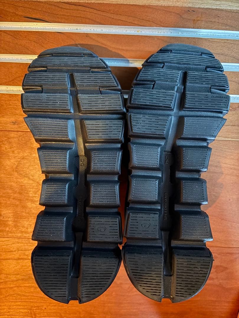 <限定値引中>On Cloud 6 Waterproof ブラック スニーカー