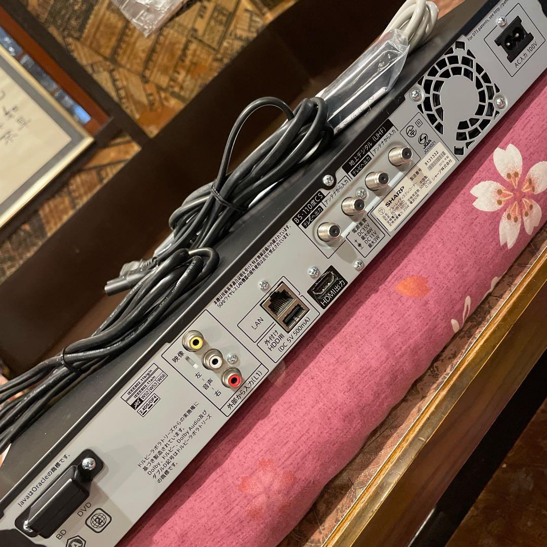 シャープ BD-W1800 12倍録 1TB 新品BDリモ等付フル装備 完動品！