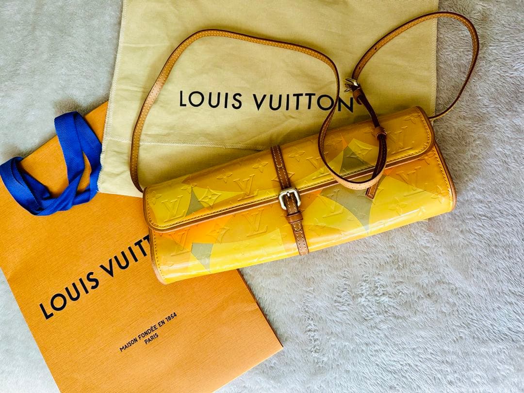 LOUIS VUITTON イエロー クラッチバッグ　ポシェットフルール