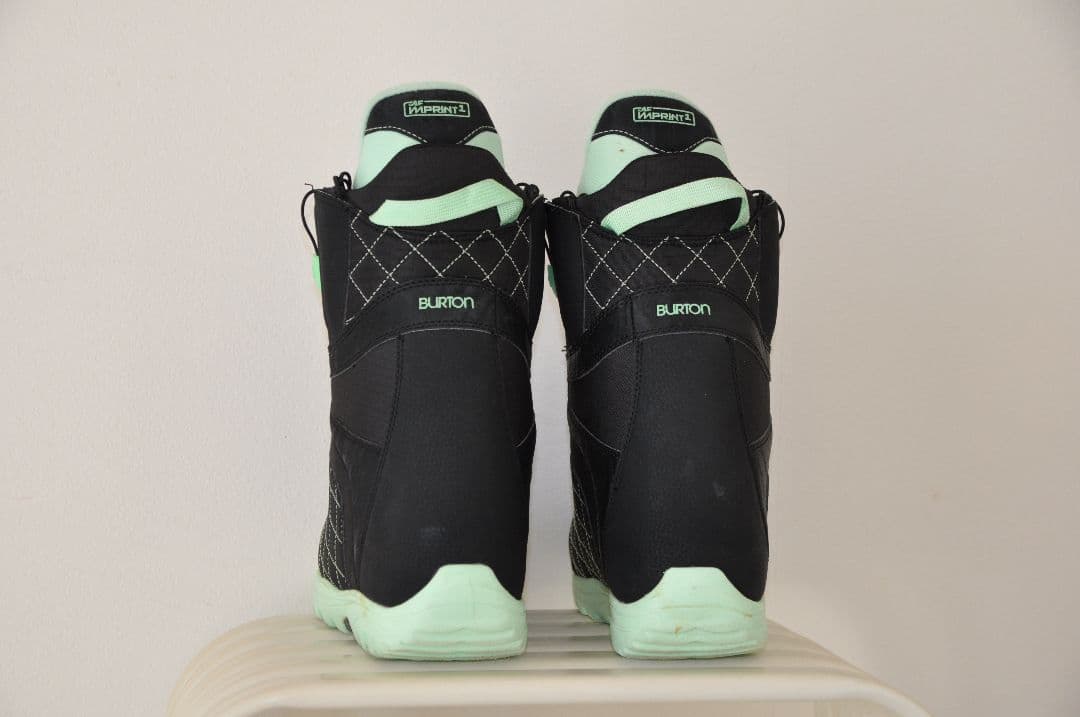バートン MINT アジアンフィット 25cm スノーボードブーツ ジュニアにも