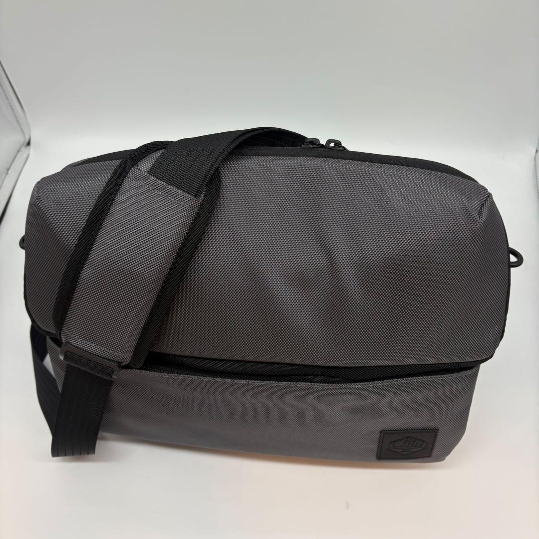 新品 SIMCLEAR TSUNAGU BAG SWIFT A4ショルダーバッグ