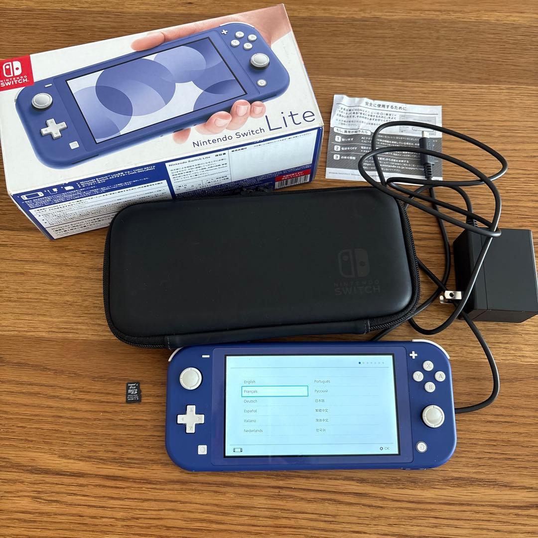 Switch ライト本体　充電器・ケース・マイクロSD付き