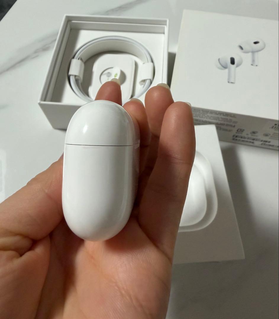 AirPods pro2 本体 ホワイト 充電ケーブル付き