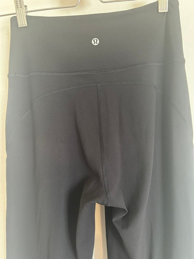 ルルレモン　ブラックフレアヨガパンツ Mサイズ