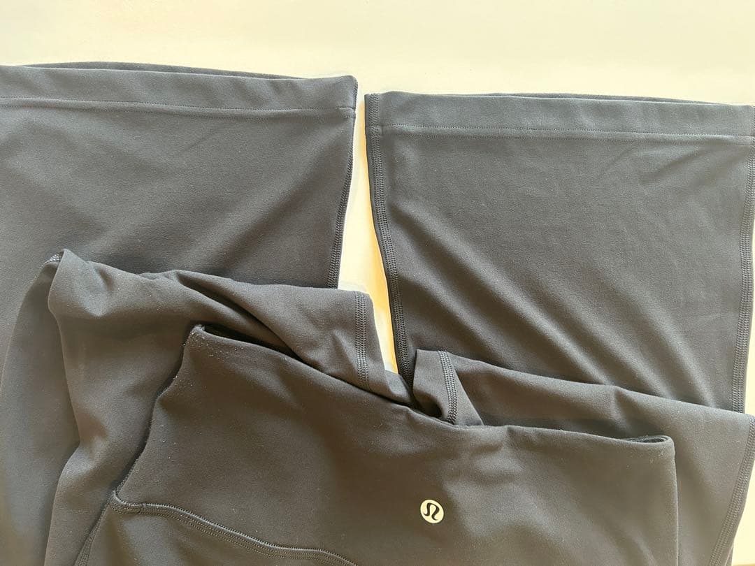 ルルレモン　ブラックフレアヨガパンツ Mサイズ