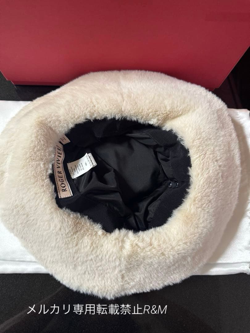 【Roger Vivier】 ストラスバックルフィッシャーマンハット　エコファー