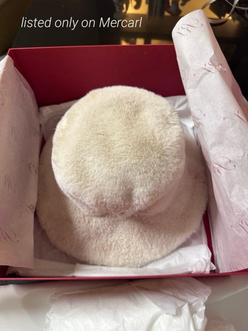 【Roger Vivier】 ストラスバックルフィッシャーマンハット　エコファー