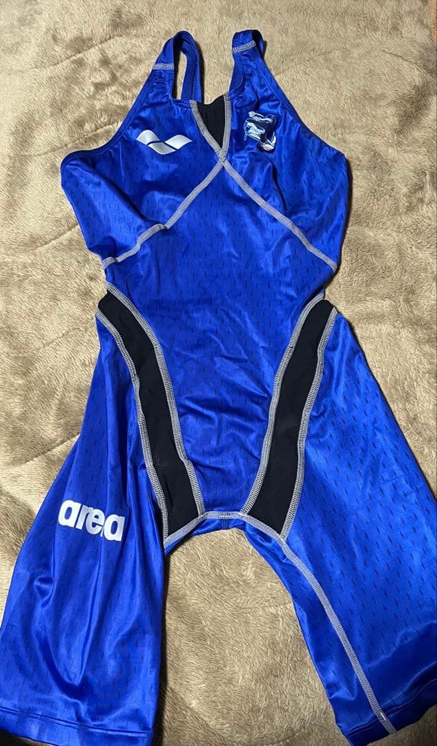 arena アリーナ　競泳水着　大会用水着　Sサイズ