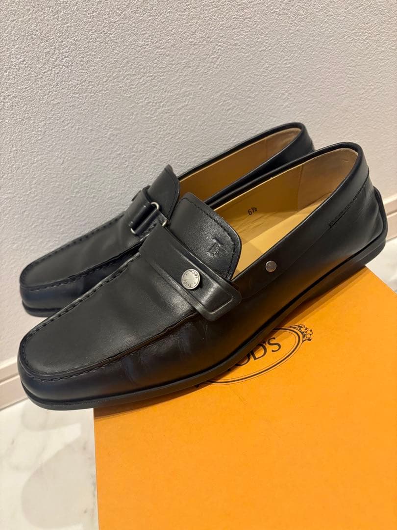 TOD'S ブラック ローファー