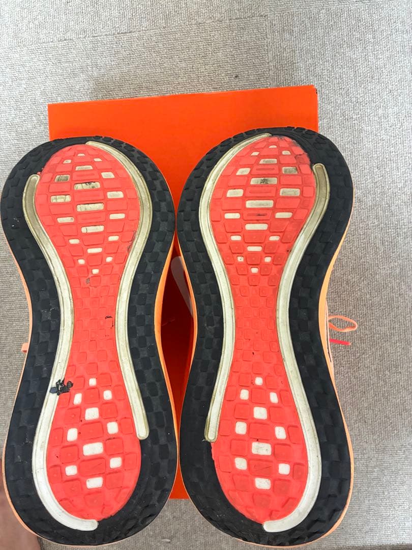 NIKE VOMERO PLUSランニングシューズ 27.0㎝