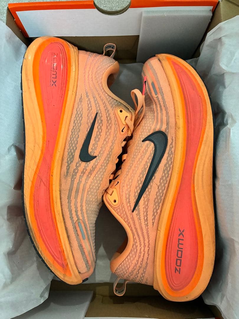 NIKE VOMERO PLUSランニングシューズ 27.0㎝