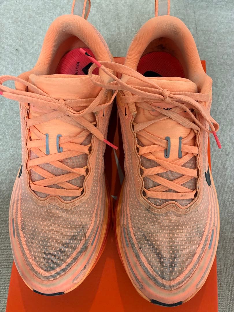 NIKE VOMERO PLUSランニングシューズ 27.0㎝