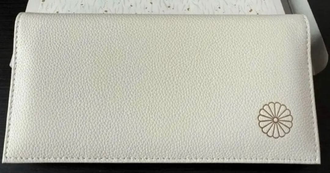 【人気色】皇室財布　長財布　ホワイト　新品未使用