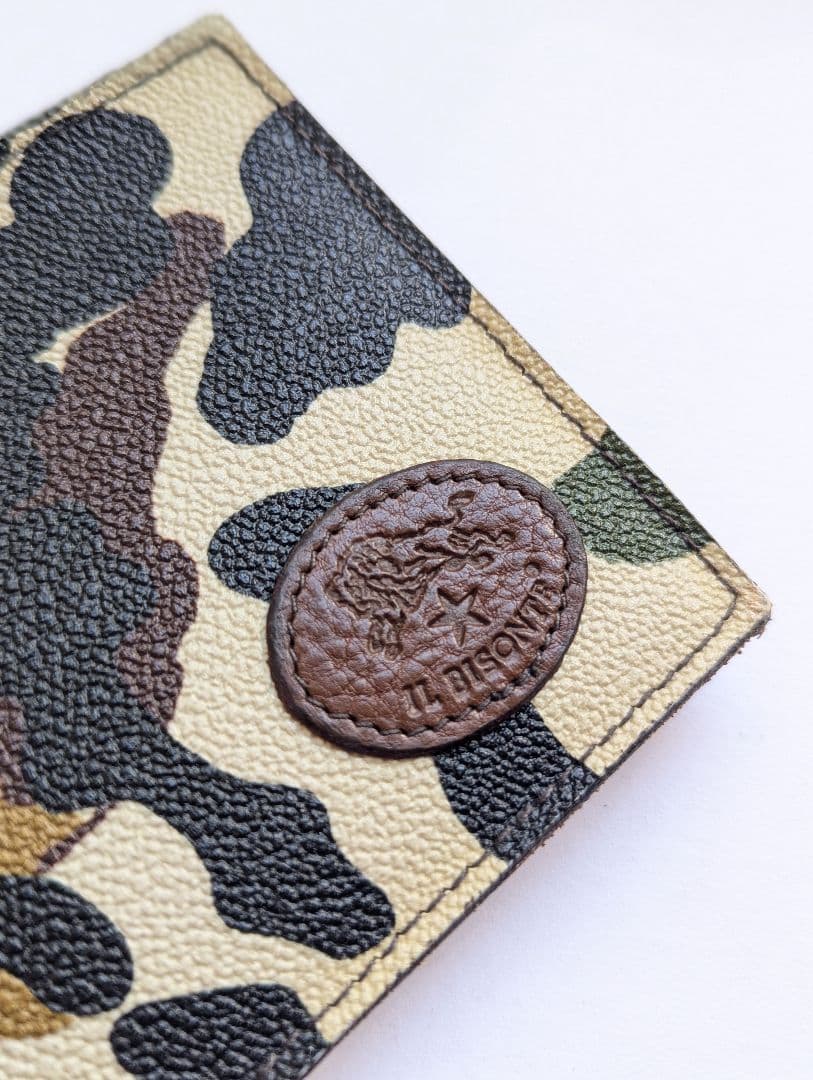 イルビゾンテ 2つ折りコンパクト カモフラ 迷彩 希少 美品 完売品 男女兼用