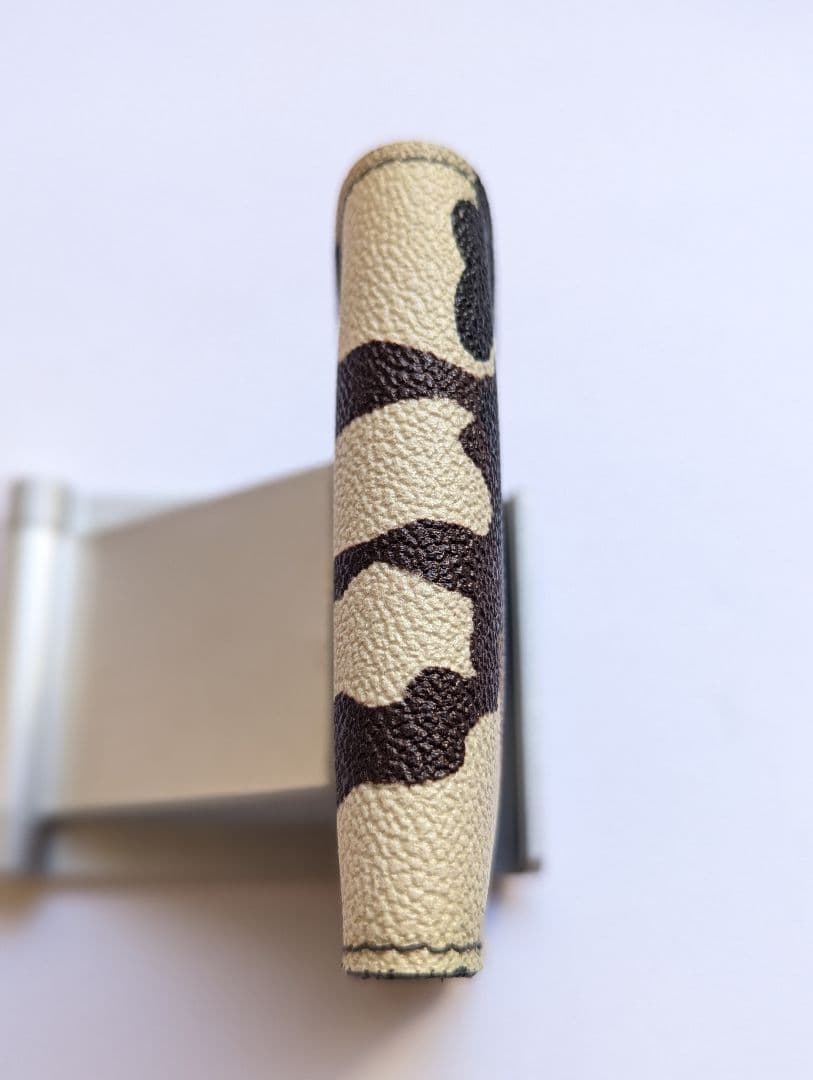 イルビゾンテ 2つ折りコンパクト カモフラ 迷彩 希少 美品 完売品 男女兼用