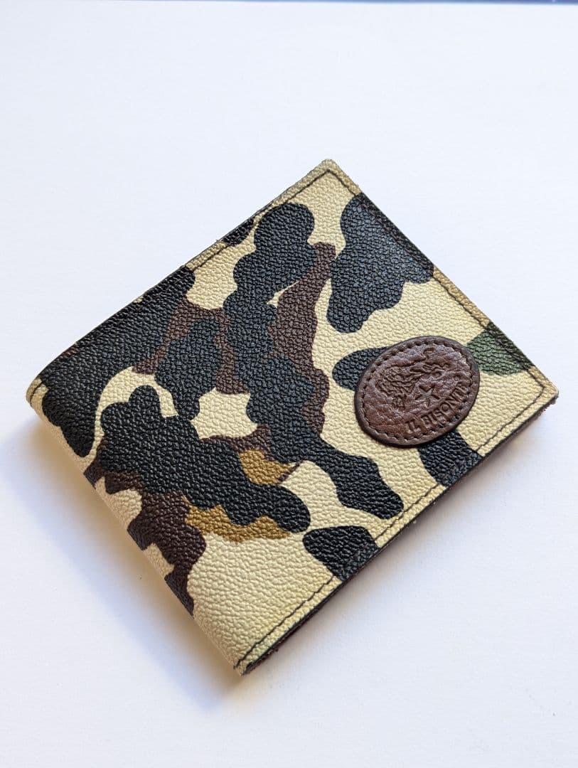 イルビゾンテ 2つ折りコンパクト カモフラ 迷彩 希少 美品 完売品 男女兼用