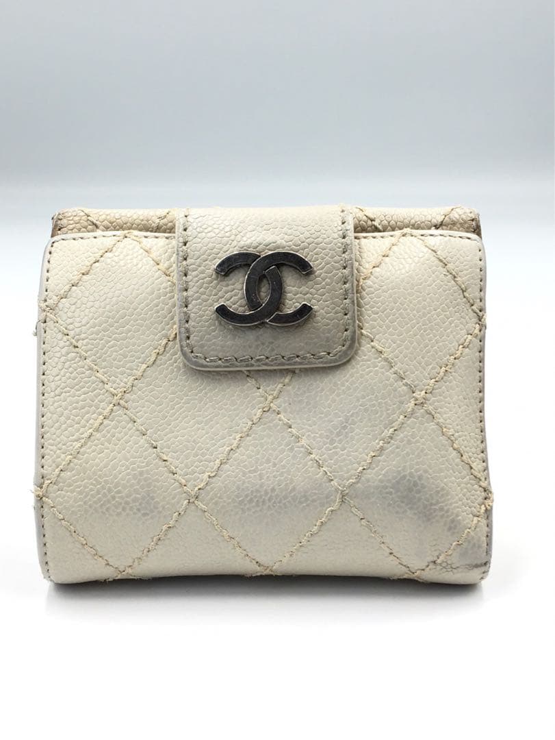 シャネル　CHANEL キャビアスキン　財布