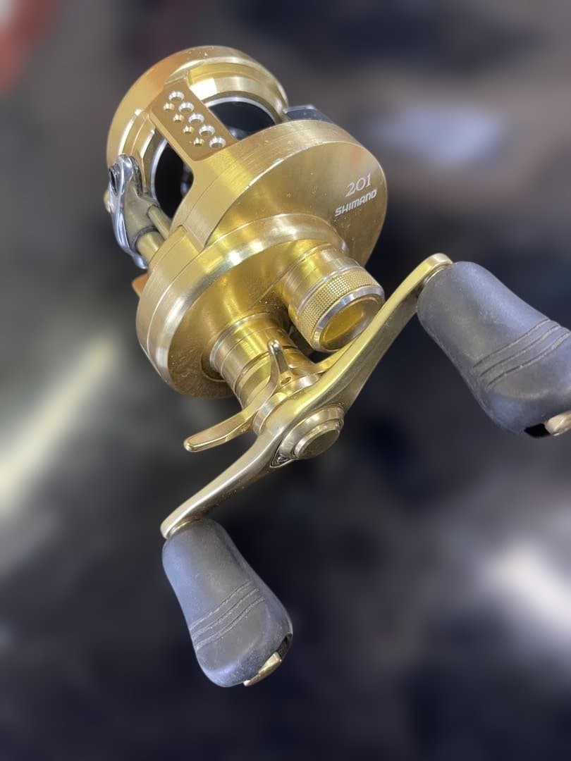 カルカッタ コンクエスト 201 ベイトリール シマノ