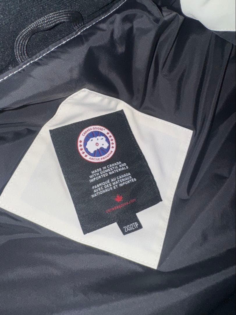 カナダグース　ダウンベスト ホワイト1回着用のみ