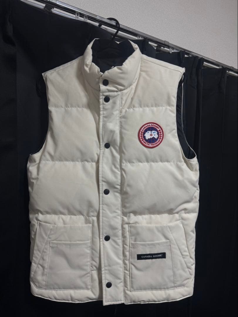 カナダグース　ダウンベスト ホワイト1回着用のみ