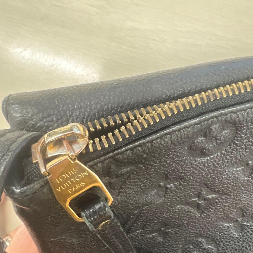 Louis Vuitton ブラックショルダーバッグ　アンプラント