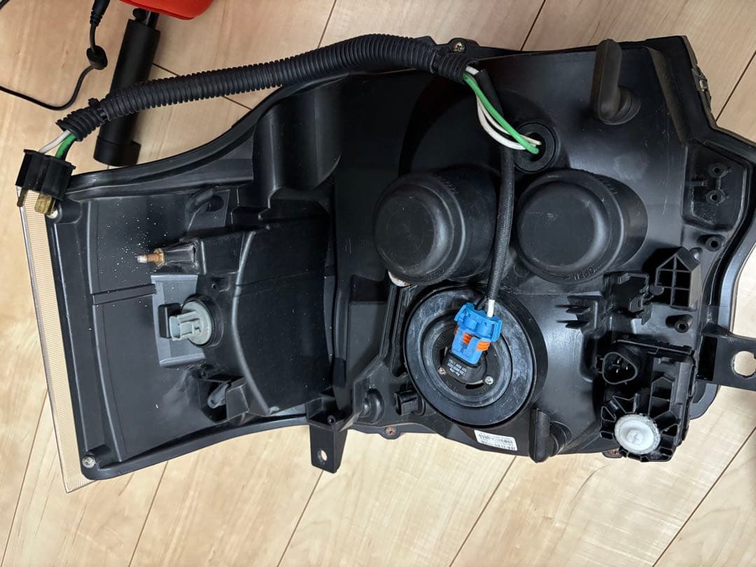 200系ハイエース　ヘッドライト　インナーブラック