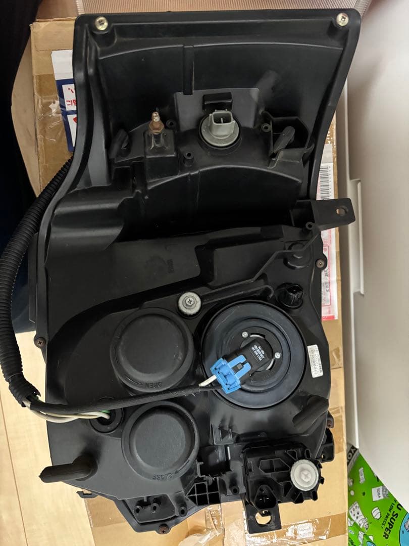 200系ハイエース　ヘッドライト　インナーブラック