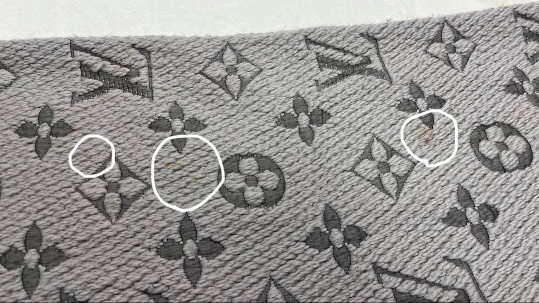 LOUIS VUITTON マフラー　グレー