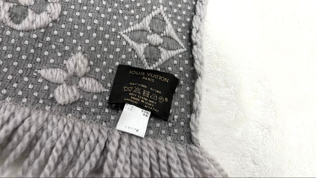 LOUIS VUITTON マフラー　グレー
