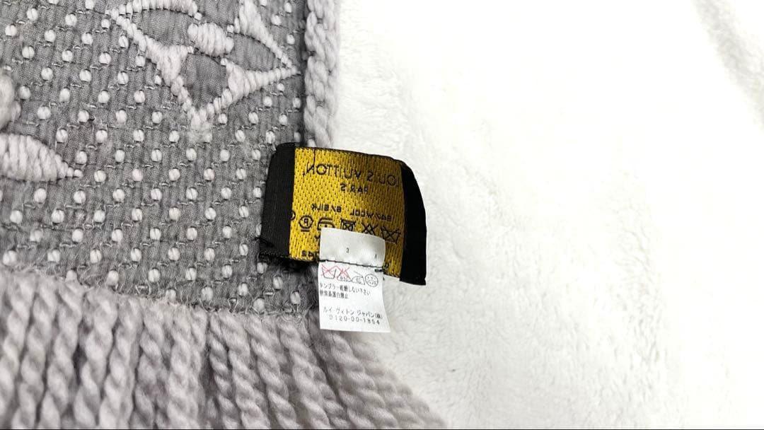 LOUIS VUITTON マフラー　グレー