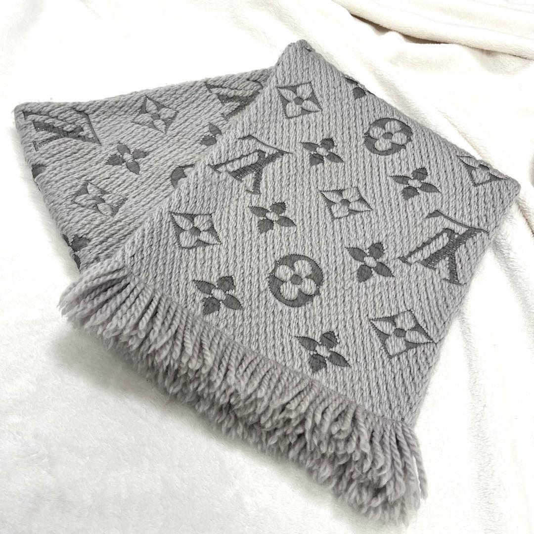 LOUIS VUITTON マフラー　グレー