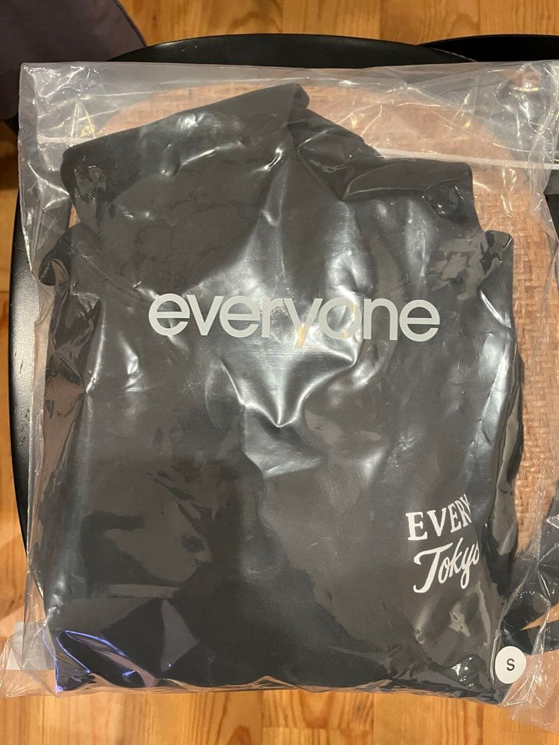 everyone j.30000 tokyo ホール logo hoodie