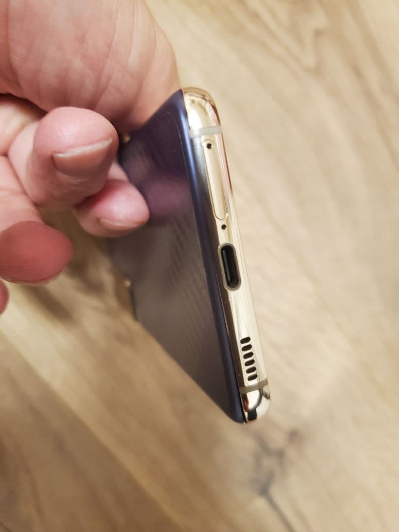 Samsung Galaxy S21 本体　SIMフリー