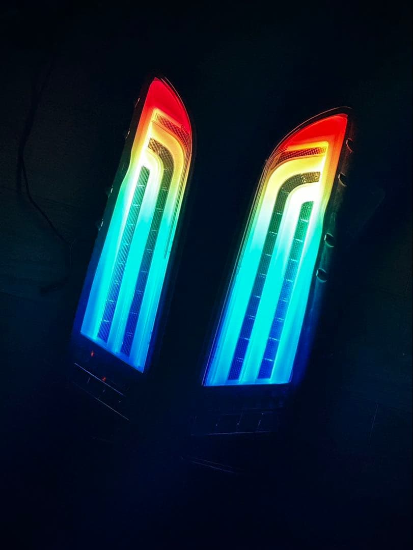 ハイエース　テールランプ　valenti スモーク