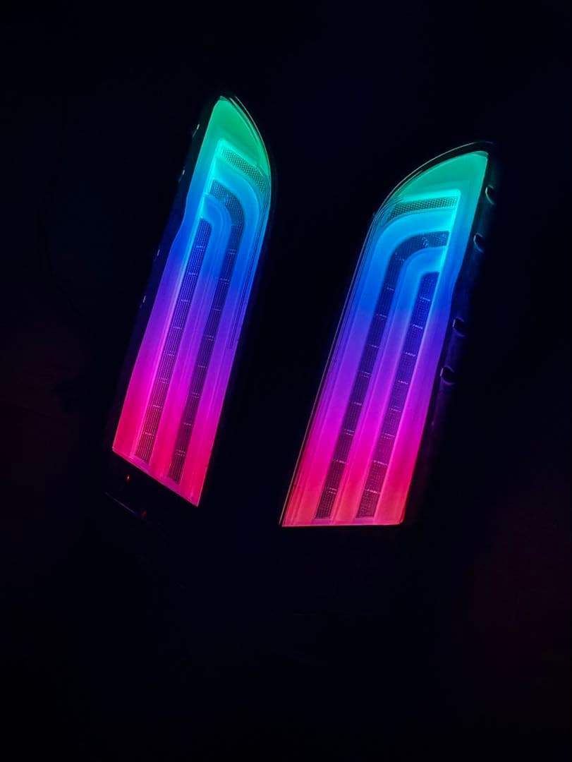 ハイエース　テールランプ　valenti スモーク