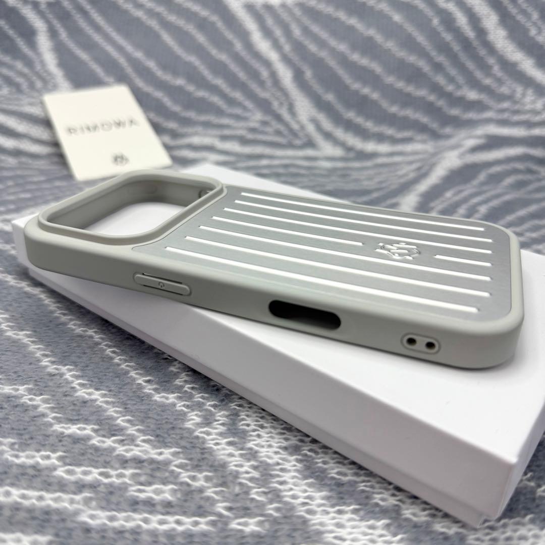 新品/未使用 RIMOWA リモワ iPhone17pro ケースシルバー