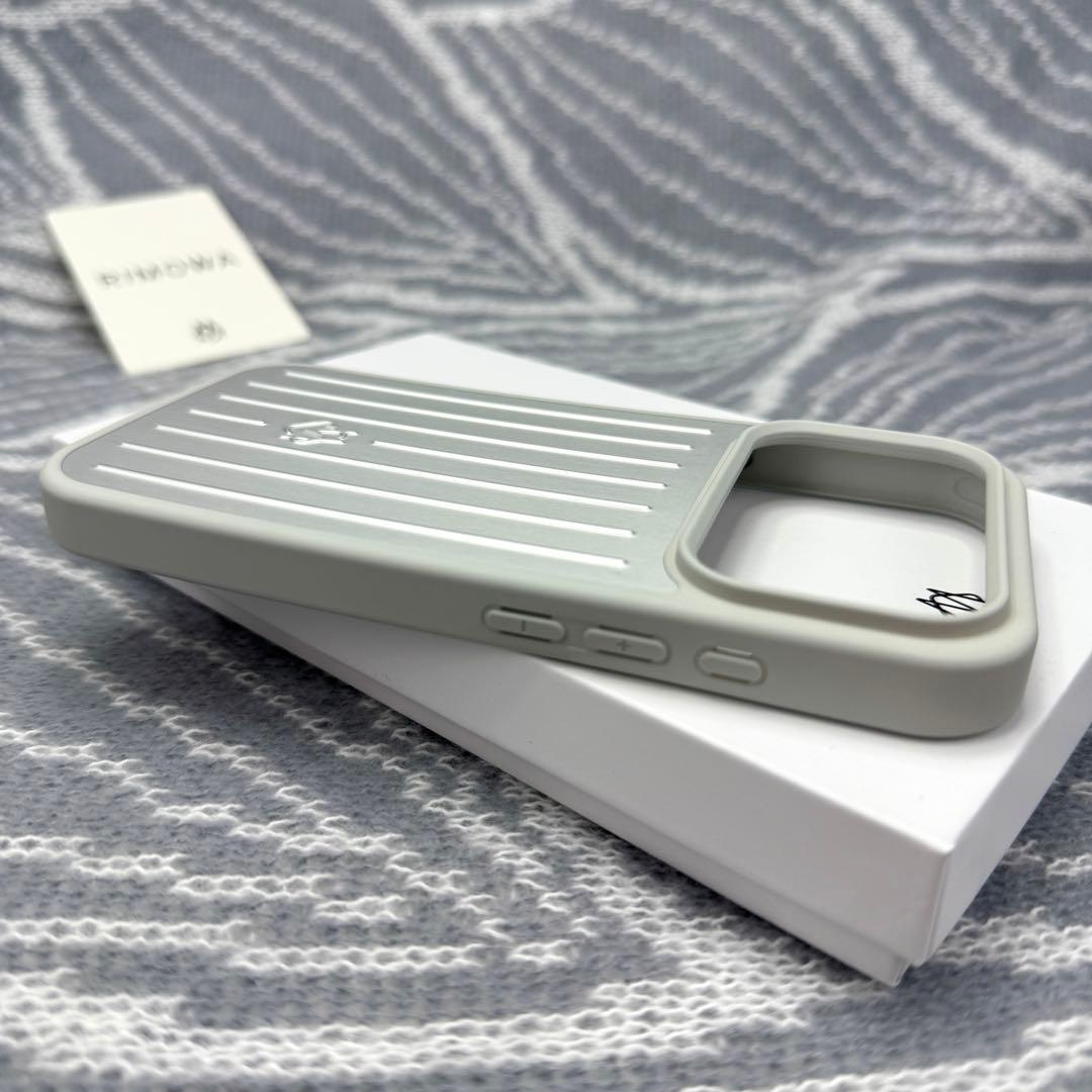 新品/未使用 RIMOWA リモワ iPhone17pro ケースシルバー