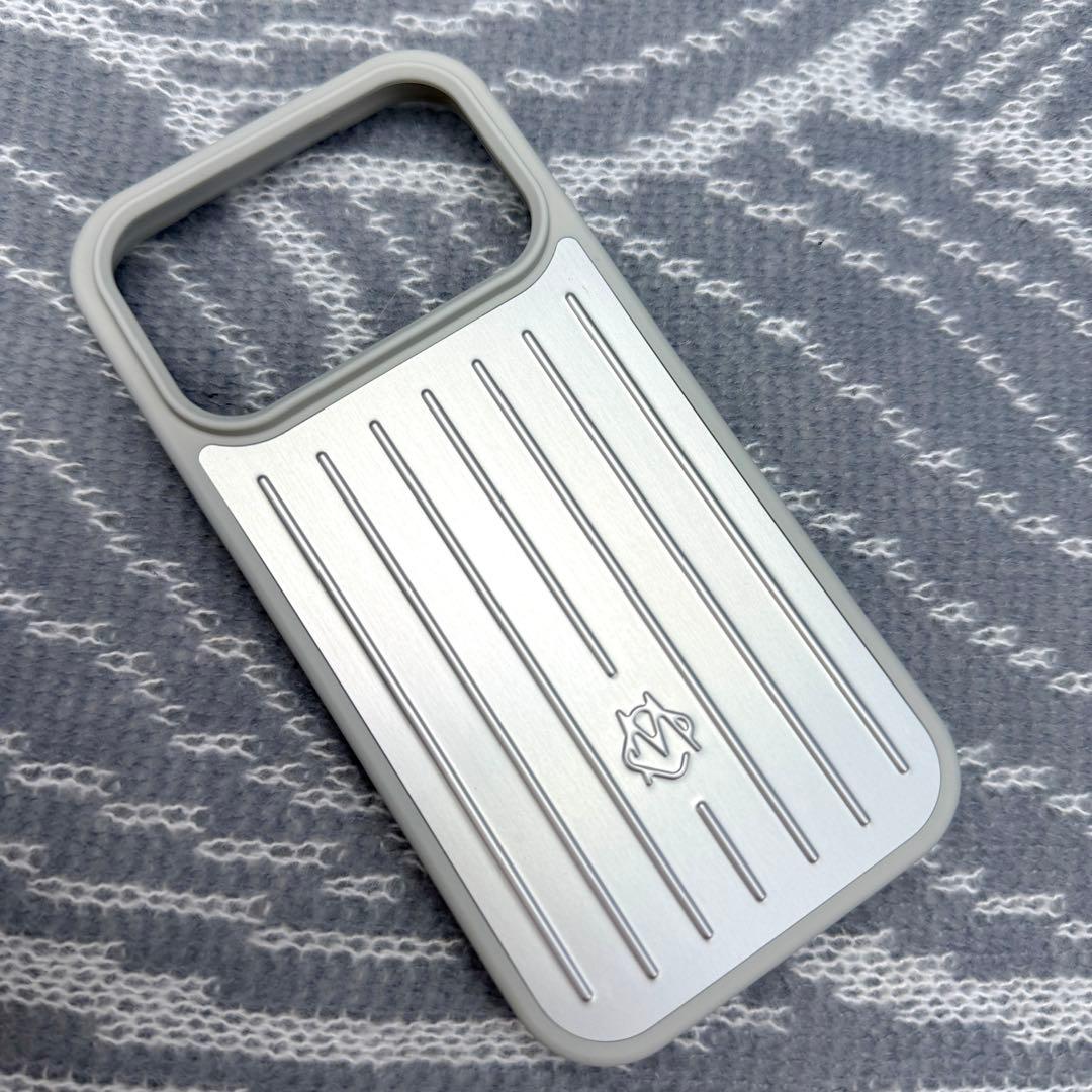 新品/未使用 RIMOWA リモワ iPhone17pro ケースシルバー