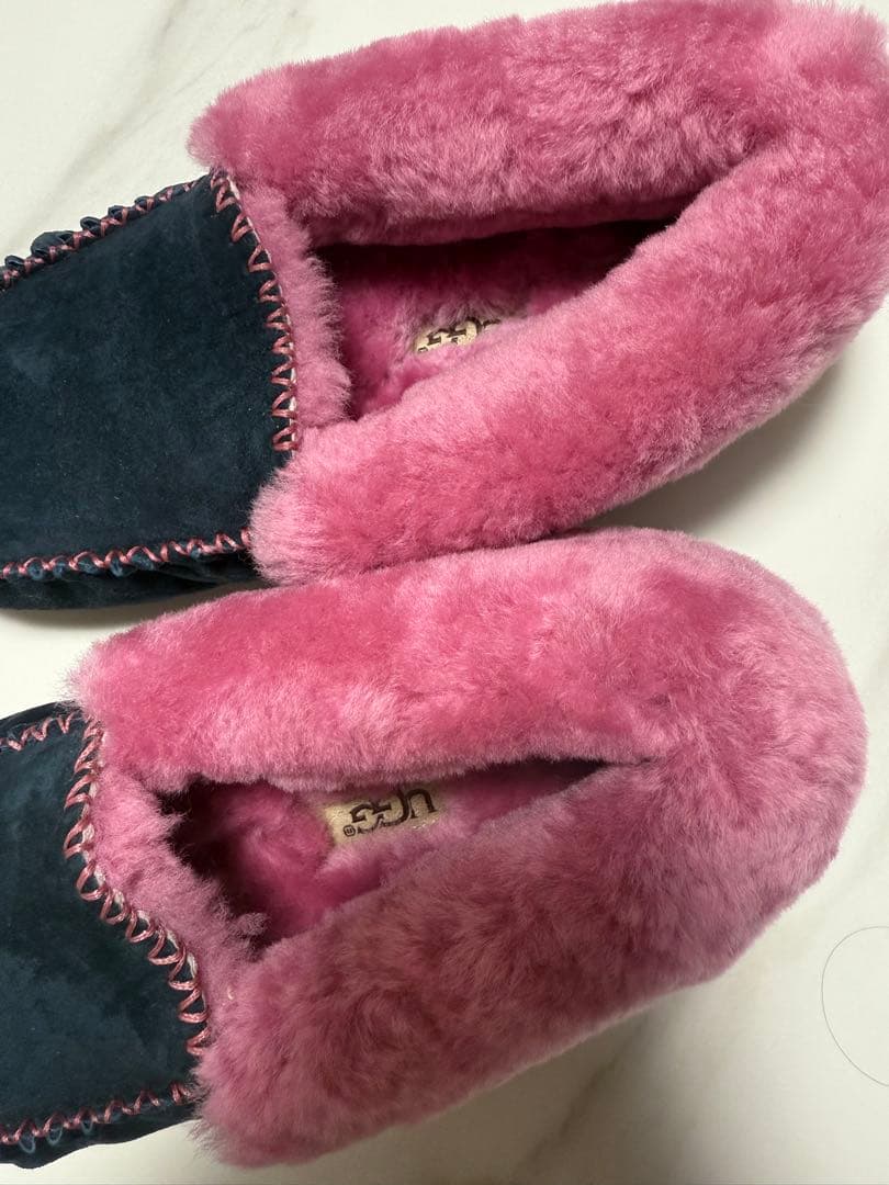 【新品未使用】 アグー UGG モカシン 希少カラー 22cm ネイビー/ピンク