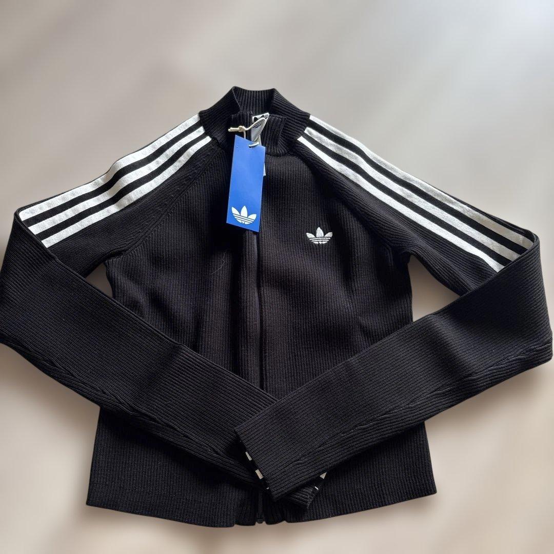 adidas アディカラースリーストライプススリムニットトラックトップ