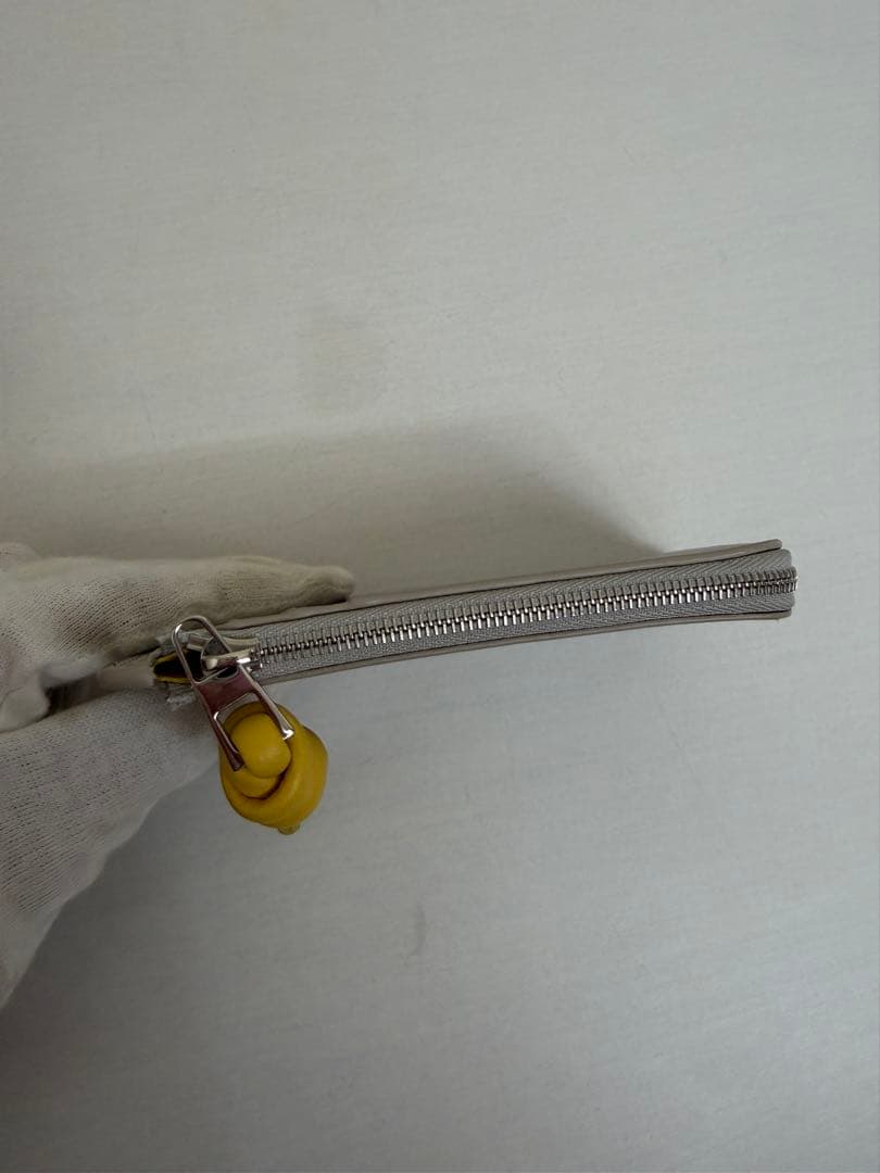 【ロエベ】ノット カードホルダー（シャイニーナパカーフ）　グレー