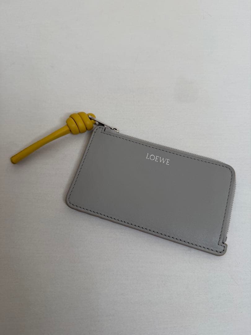 【ロエベ】ノット カードホルダー（シャイニーナパカーフ）　グレー
