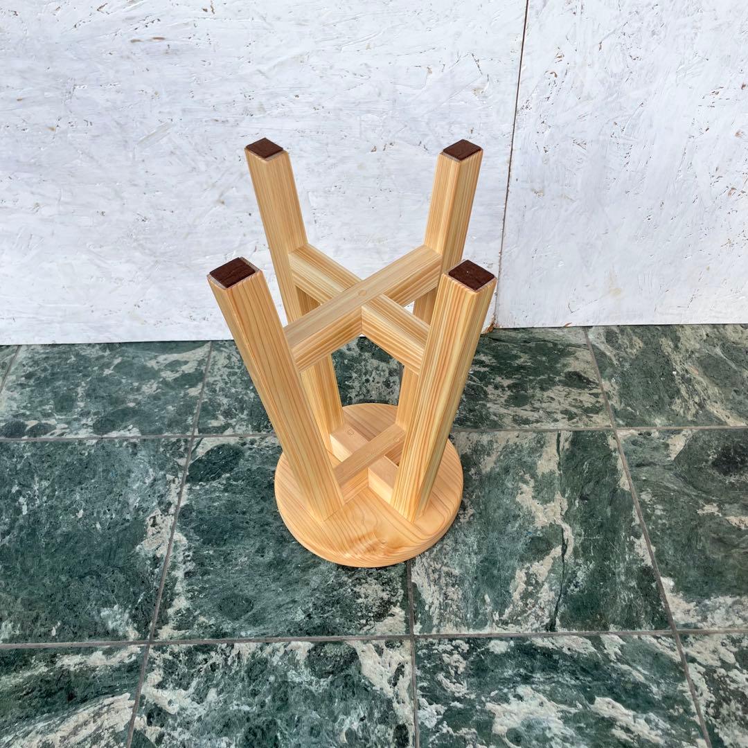 ねこねこ　国産ひのき　丸椅子　木製スツール