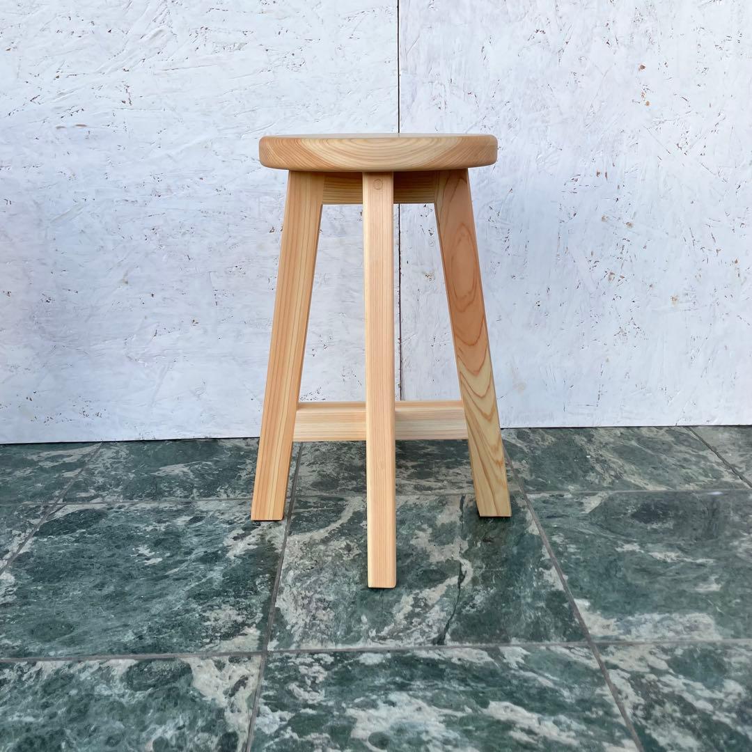 ねこねこ　国産ひのき　丸椅子　木製スツール